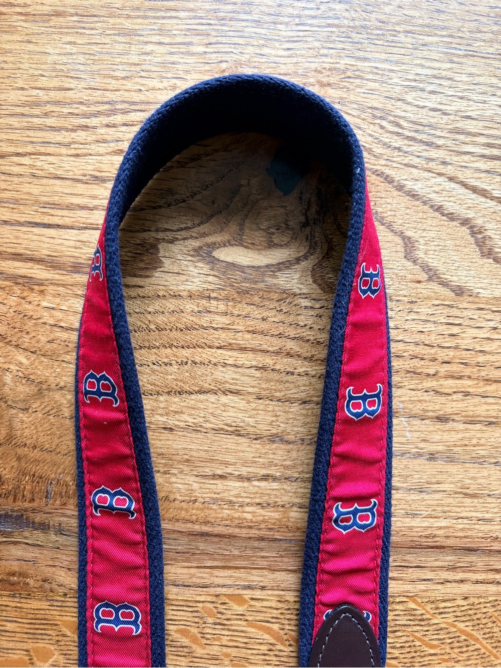 Vineyard Vines Boston Red Sox Red and Navy Belt with Brass Buckle- mens 30 waist - Picture 4 of 13